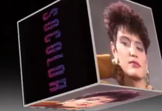 Retro vizuál Matrix s modelkou a barvicí řadou SoColor.